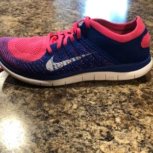 Nike Shoes - Nike running shoe Nike Shoes - Nike running shoe